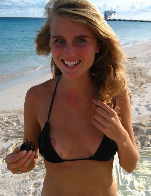 JesusRaves Amateur Nipple Slips (129).jpg